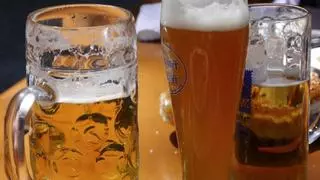 El truco de los bares para vender más cerveza: que no te engañen
