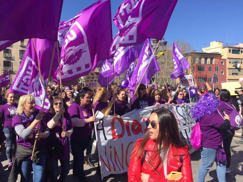 Manifestació estudiantil a Girona de la vaga del vuit de març