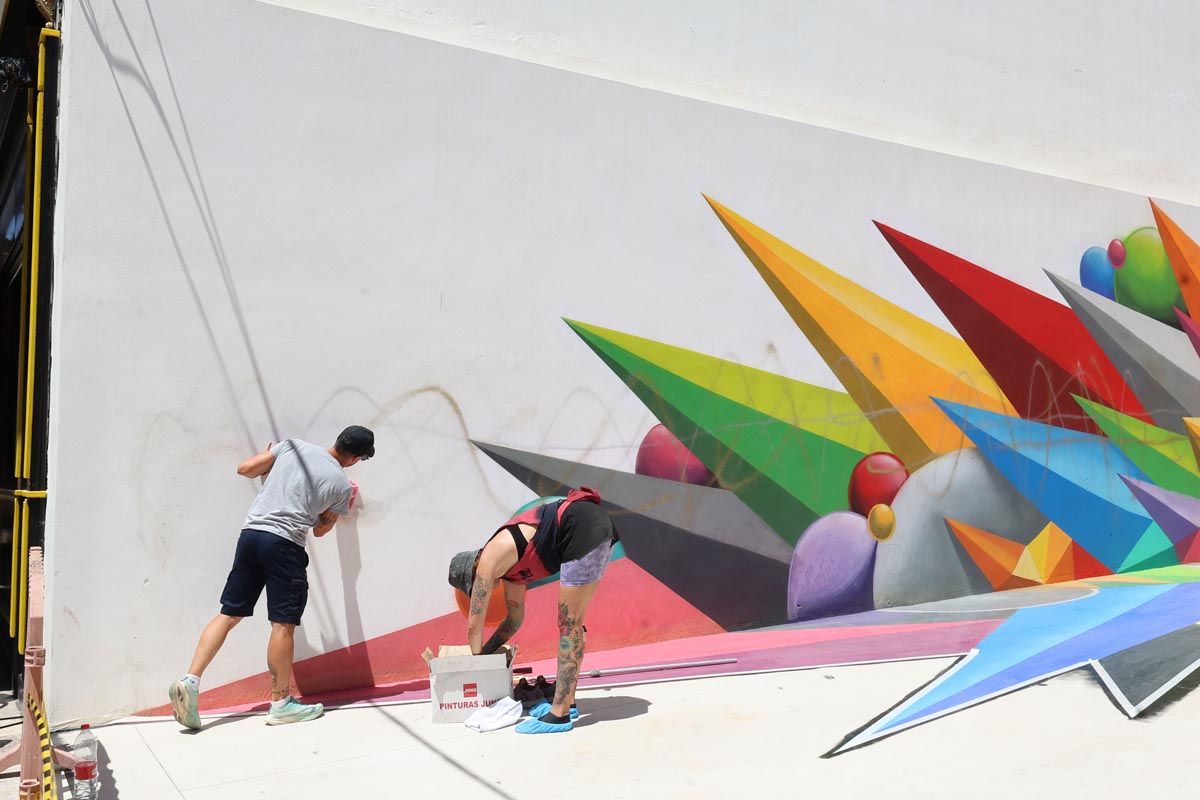 Galería: Vandalismo en el mural de Okuda en Sant Antoni