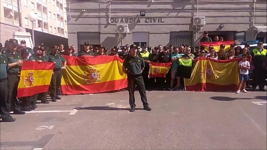 Apoyo de los efectivos del cuartel de la Guardia Civil de Torrevieja a las Fuerzas de Seguridad del Estado en Cataluña