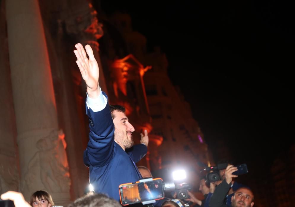 Celebración del triunfo en la Eurocup del Valencia Basket en València