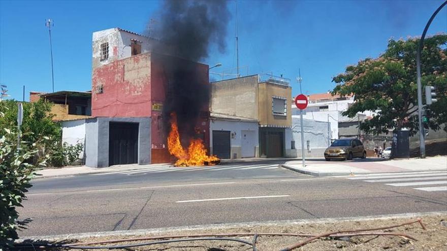 Arde un contenedor en san roque