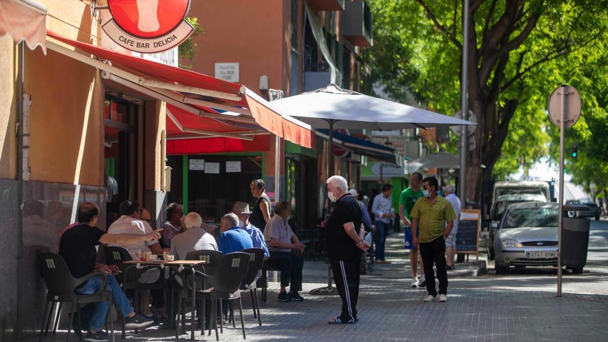 Aspecto que presentaba ayer una de las calles  del barrio de Son Gotleu.