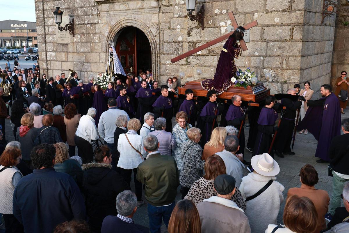 Bouzas también celebró la procesión de Xesús Nazareno e a Dolorosa.