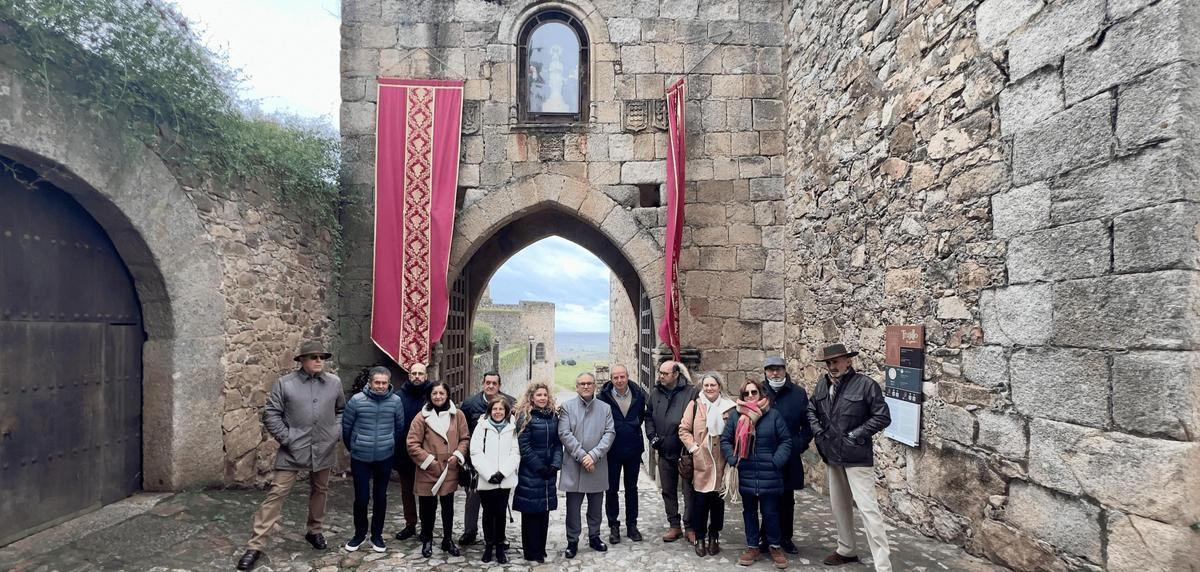 Autoridades presentes en el 794 aniversario de la aparición de la Virgen de La Victoria en Trujillo