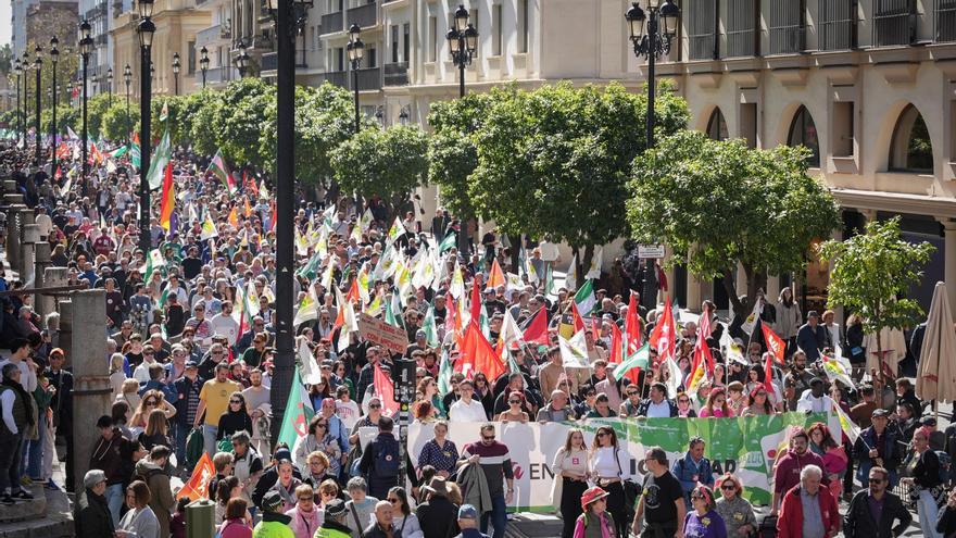 Podemos, IU y Adelante se manifiestan en Sevilla