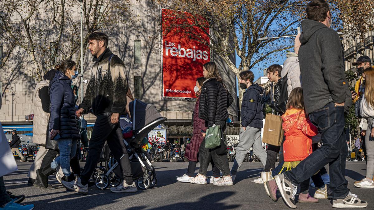 Primer día de rebajas de invierno en Barcelona