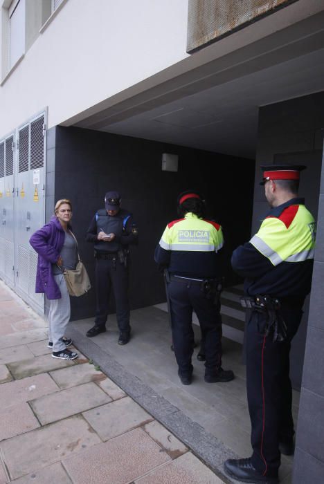 Operació policial en un bloc ocupat a Calonge