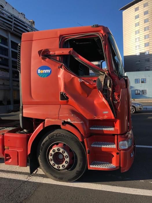 Un herido en una accidente en la Avenida Marítima