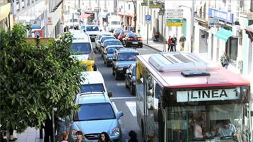 El mal estado del tráfico impide a los autobuses llegar a su hora