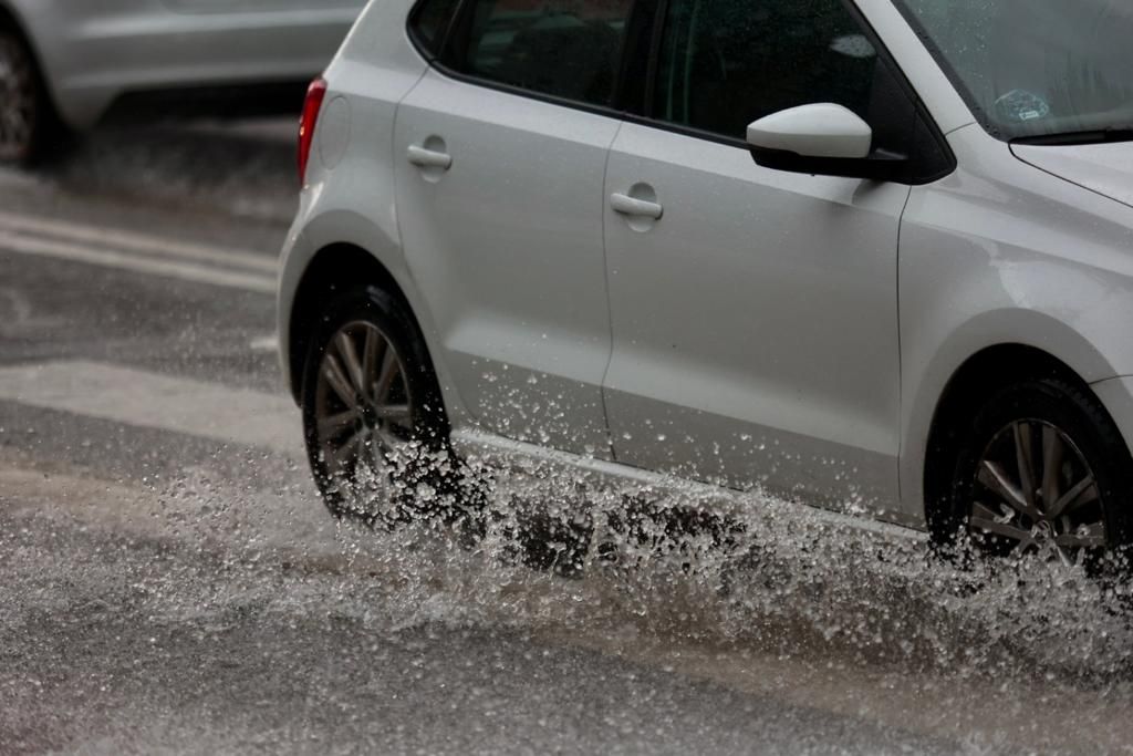 En imágenes: Así ha sido la impresionante tromba de agua caída sobre Oviedo