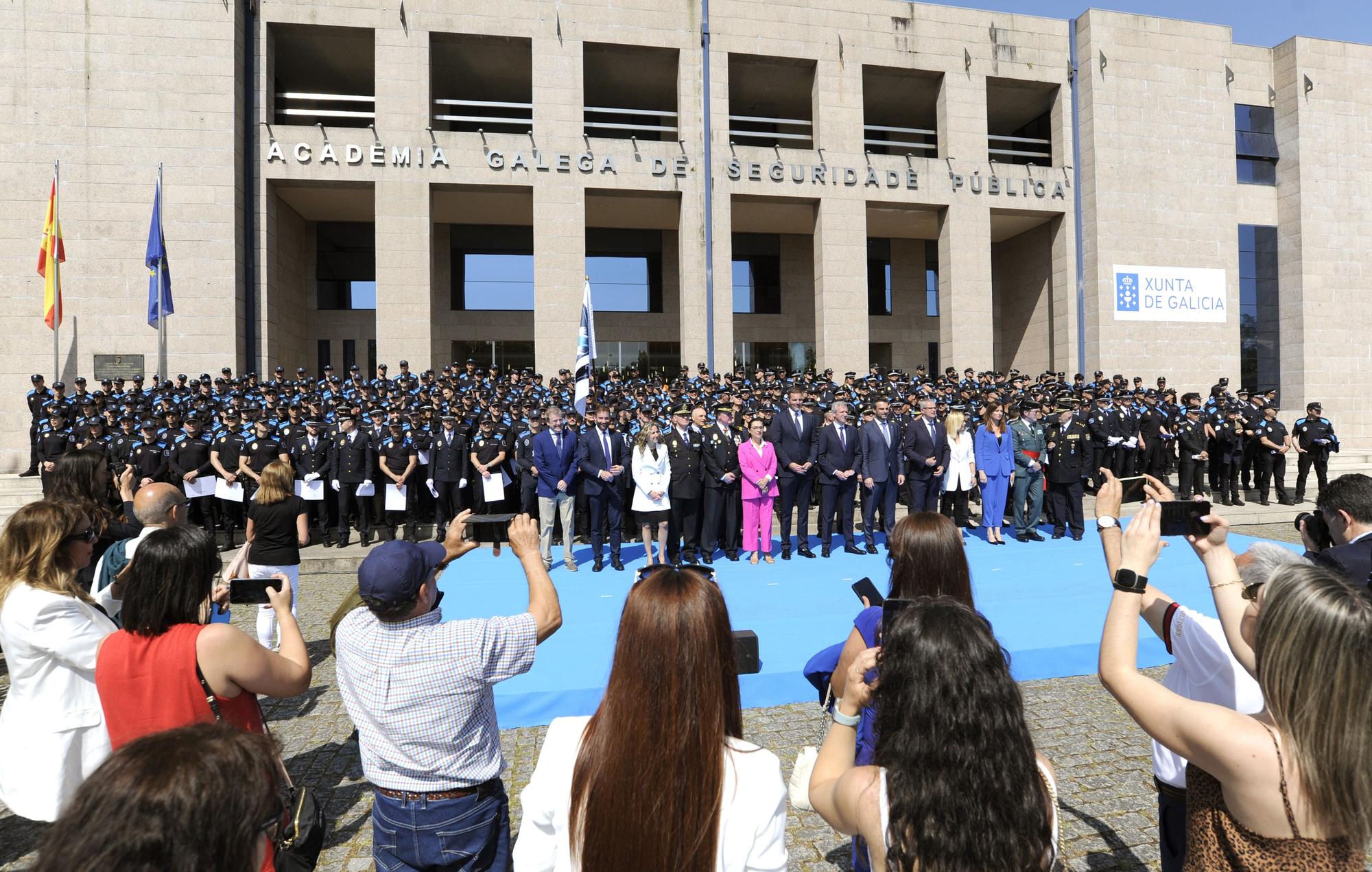 Masiva entrega de distinciones en la academia gallega de Policía Local