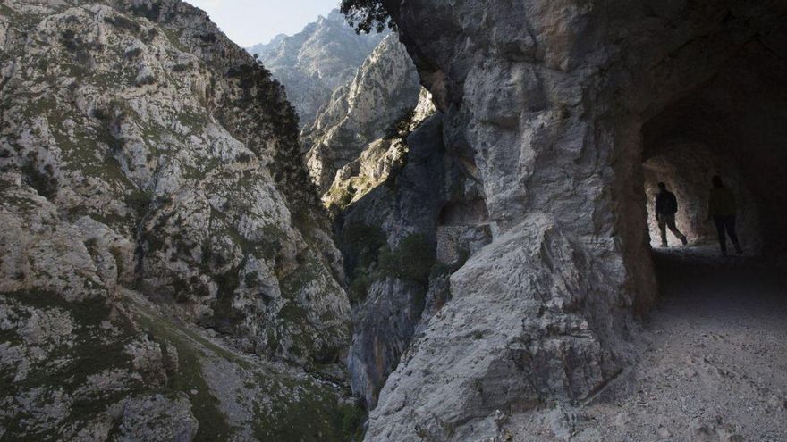 León exige que se deje de asignar la ruta del Cares solo a Asturias: &quot;Es un error&quot;