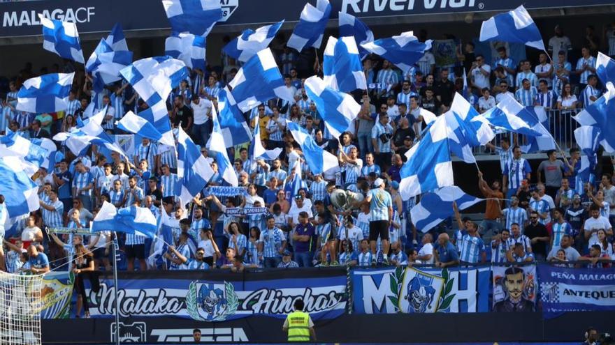 Afición blanquiazul.