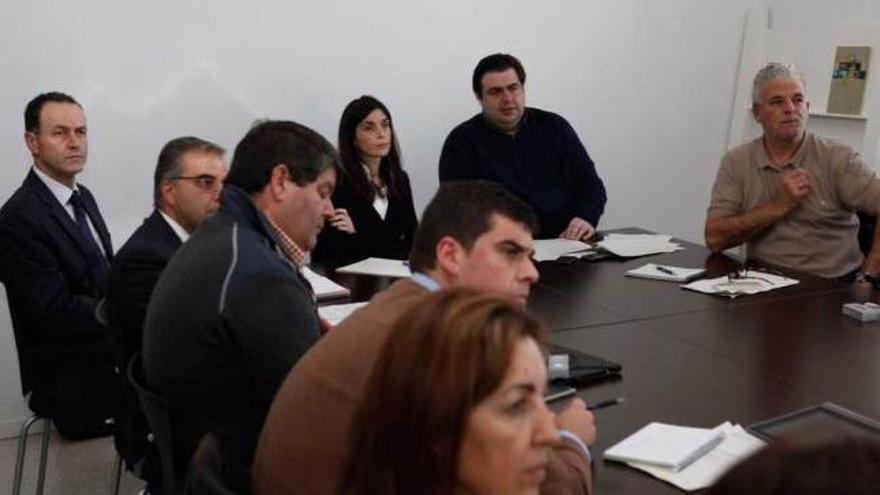 Asistentes a la comisión de seguimiento del pacto &quot;Gijón Más&quot;.