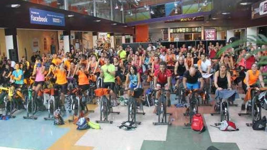 Pedaleo multitudinario del Gimnasio Onsen