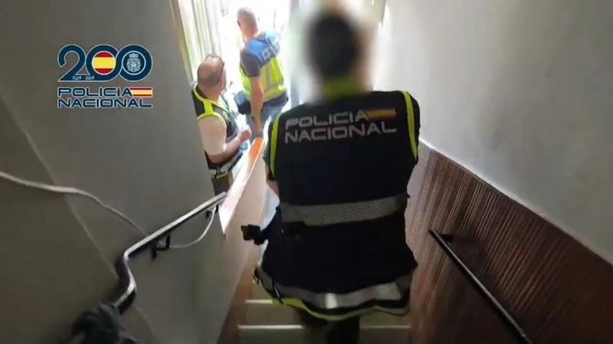 Así ha sido la detención en Zamora del grupo criminal dedicado a sustraer joyas a personas mayores con el método del “abrazo cariñoso”