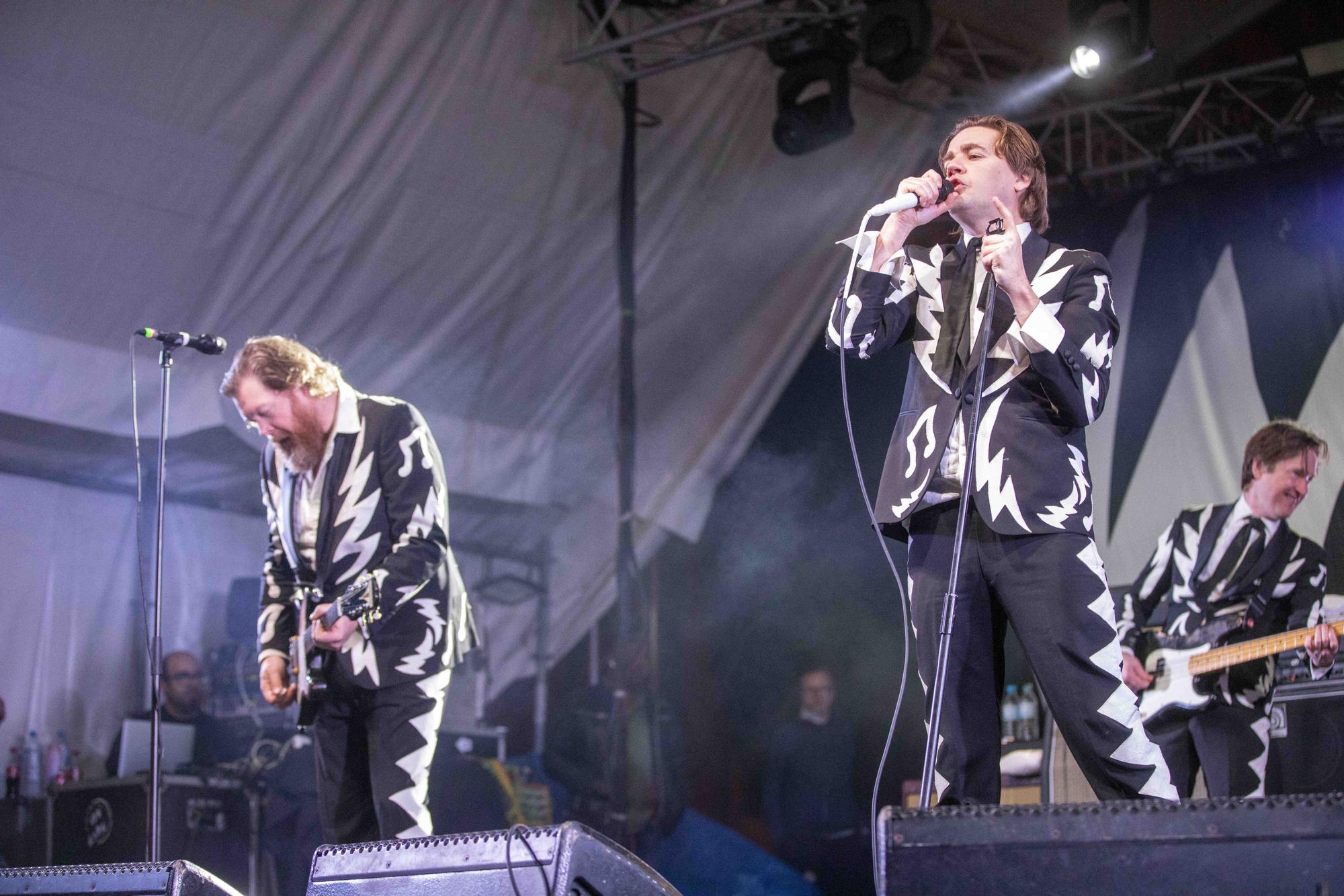 Maika Makovski y The Hives se coronan en Palma