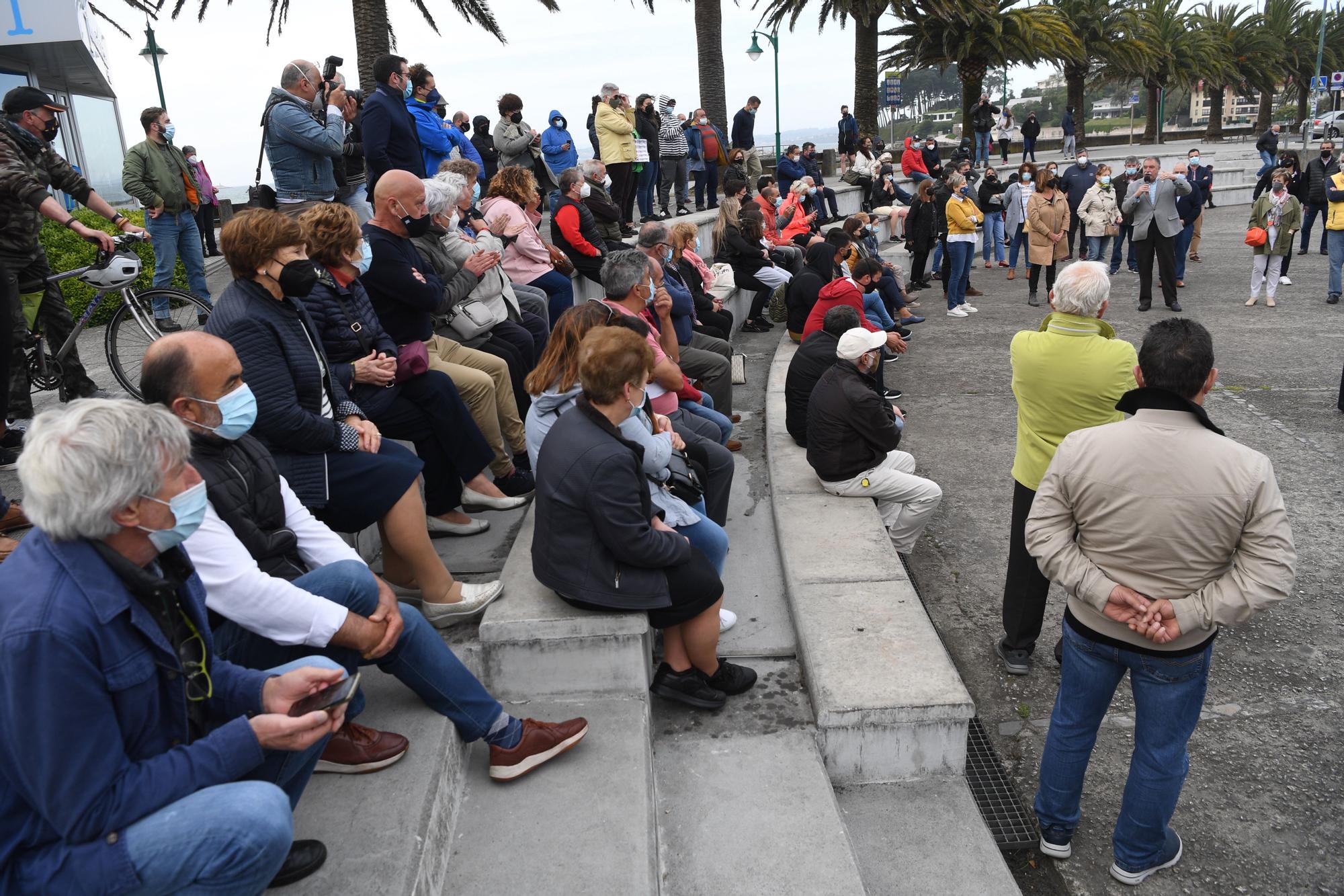 Protesta en Oleiros contra las restricciones a la hostelería