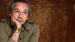 Alfonso Vilallonga interpreta en acústic el tema ’Estat propi’.