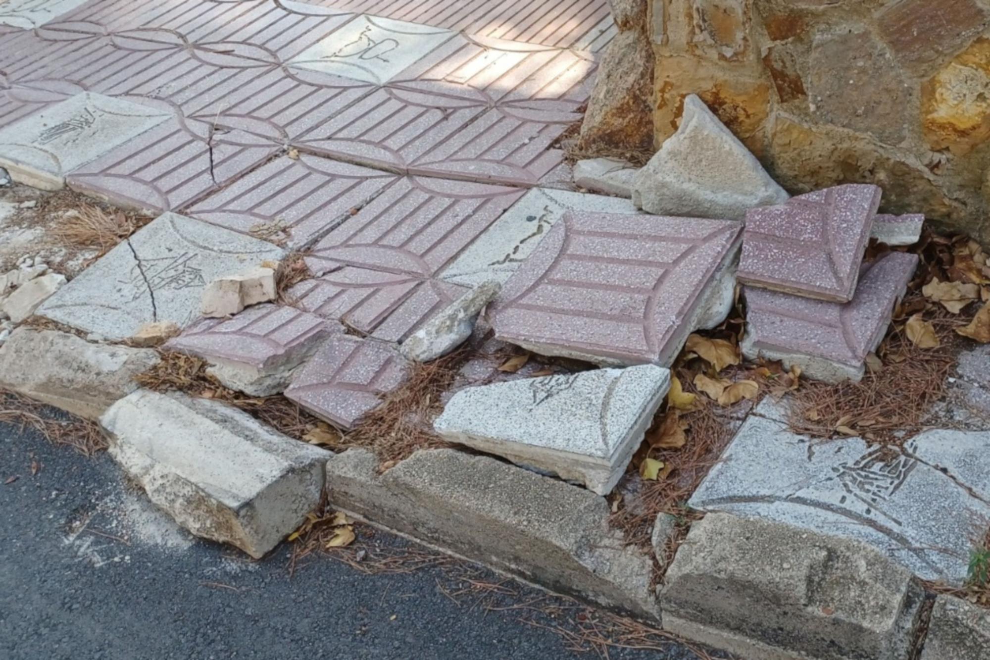 Veïns de la urbanització Roca de Malvet de Santa Cristina d'Aro denuncien l'estat «tercermundista» dels seus carrers