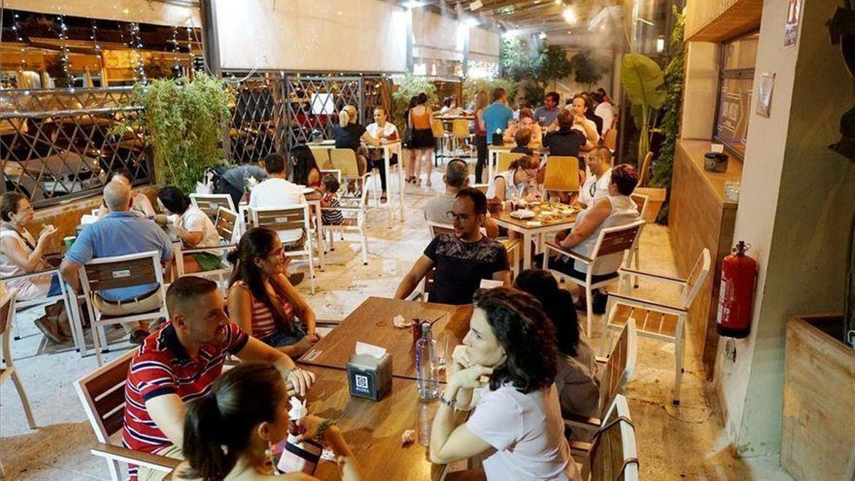 Las claves de la OCU si vas a comer fuera este verano.