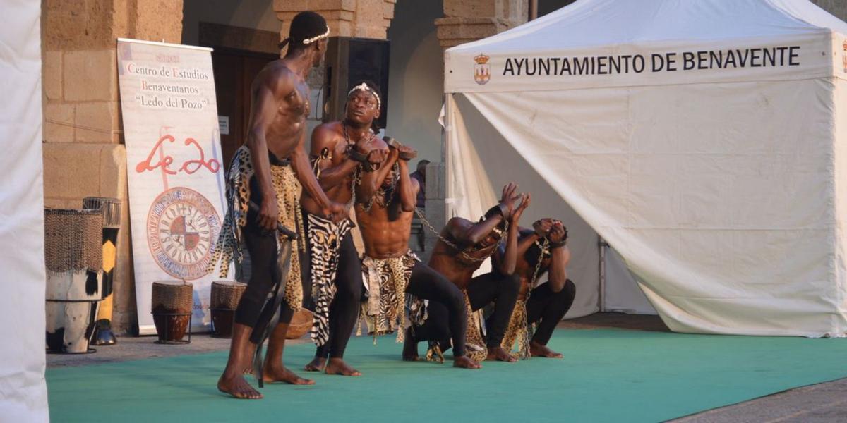 Los Ugandan Sticks y sus tambores de Ruanda acercan la música y danza africanas a Benavente