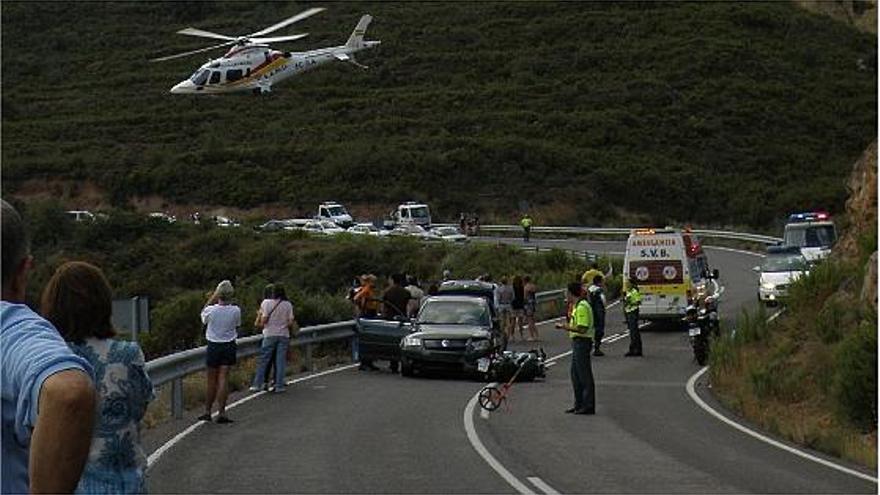 Un accidente de moto en una carretera de la Serra d&#039;Espadà.