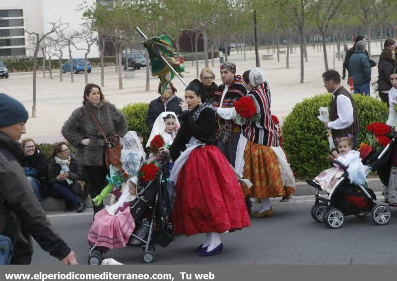 Galería de fotos --  La Ofrenda de Flores pudo con el frío y el viento