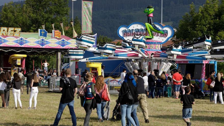 Ambiente en las fiestas de prao de Cabueñes, el año pasado. | Juan Plaza