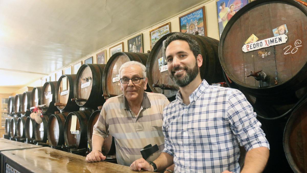 Antonio Garijo Alba y su hijo Alejandro Garijo, propietarios de la Antigua Casa de Guardia, en 2016.
