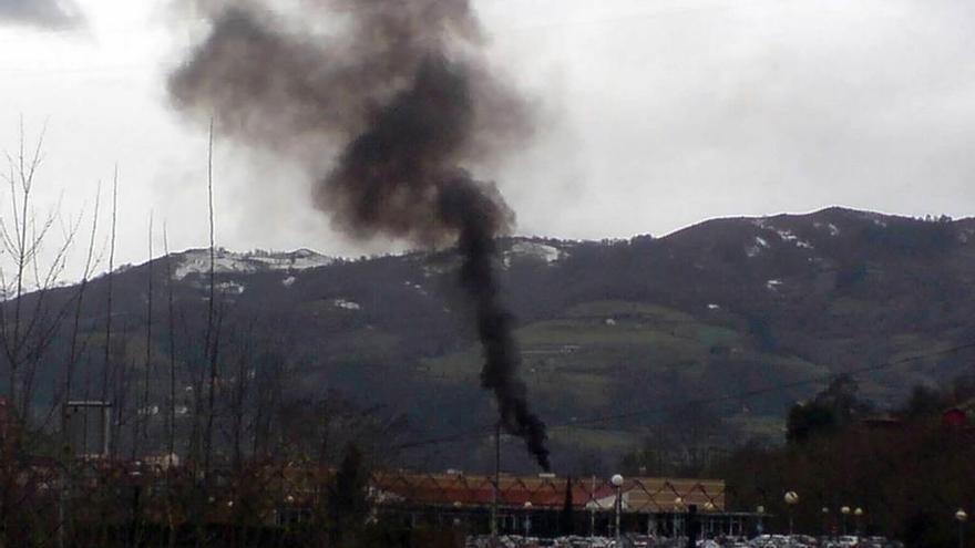 Preocupación vecinal por el humo del tanatorio