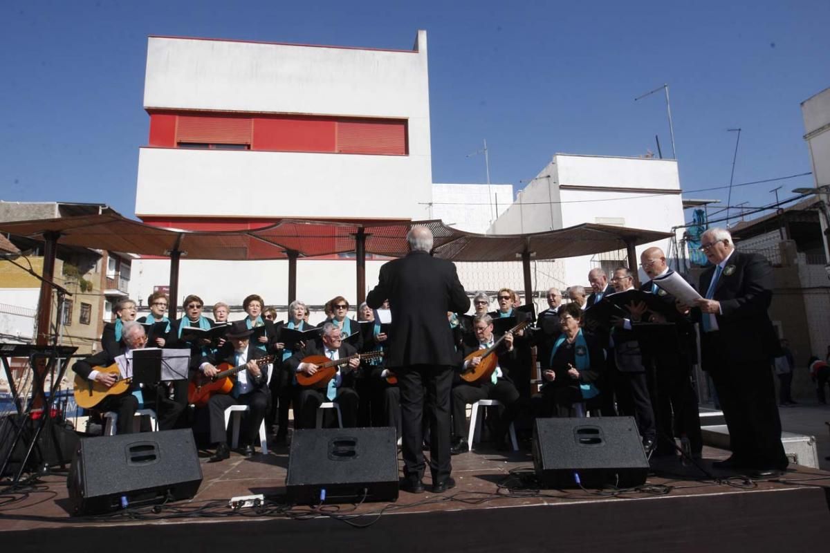 Valdeolleros inaugura la nueva 'plaza de los ovnis'