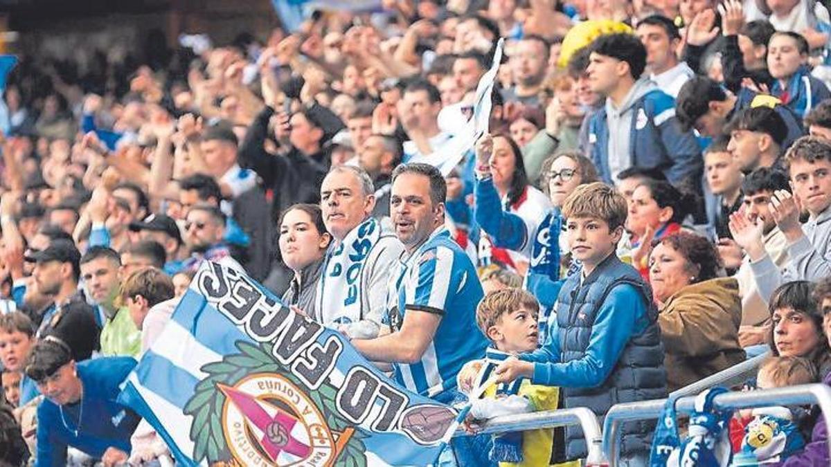 Aficionados del Dépor en Riazor durante un partido