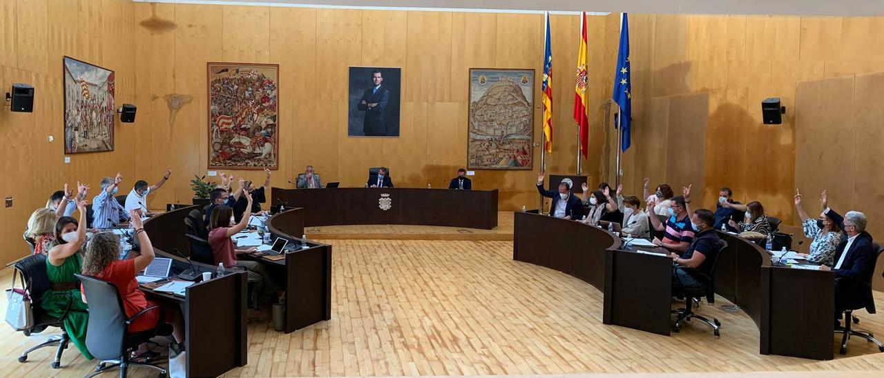 El pleno de este lunes en el Ayuntamiento de Benidorm.