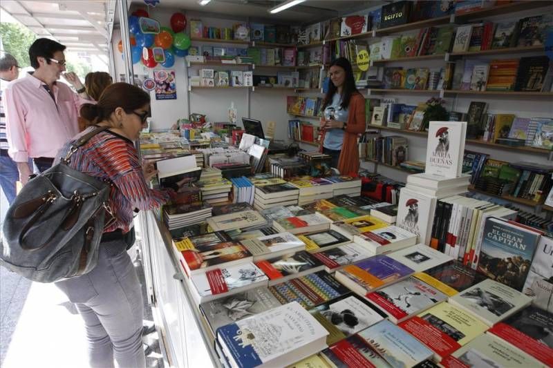 GALERÍA DE FOTOS / Arranca la Feria del Libro de Córdoba