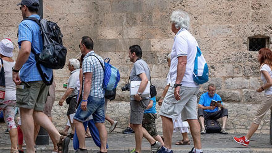 La Ley deja el alquiler turístico de pisos en manos de consells y ayuntamientos