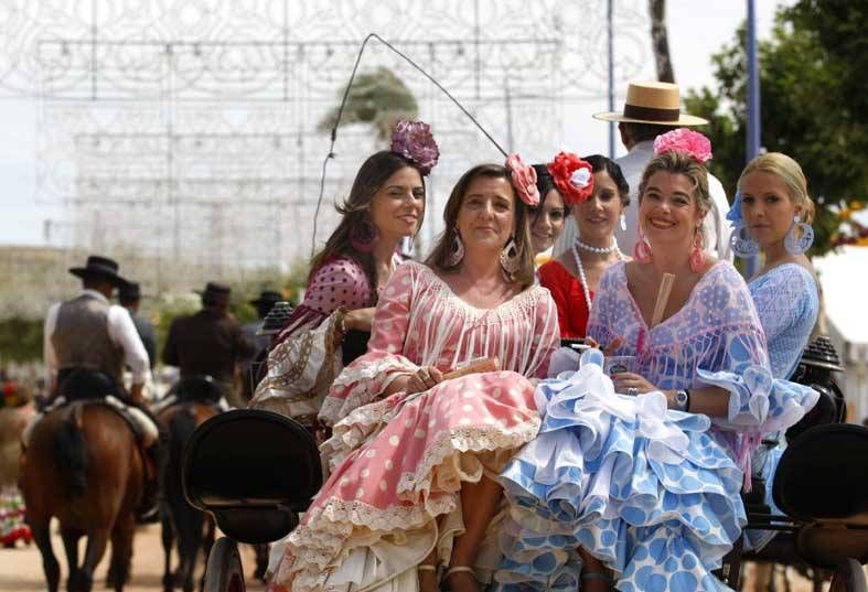 Martes de feria, el real toma color