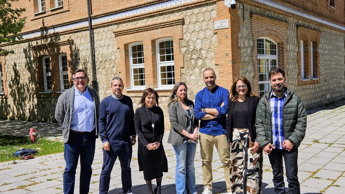Miembros de la Junta de Gobierno del Colegio de Periodistas de Castilla y León, en el Campus Viriato.