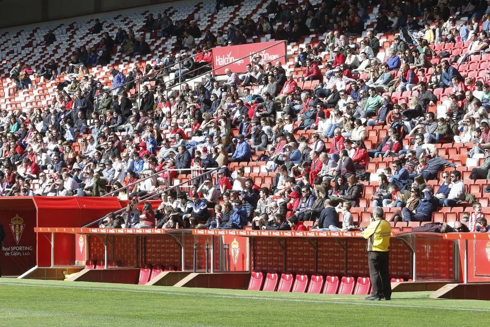 Entrenamiento del Sporting en El Molinón.