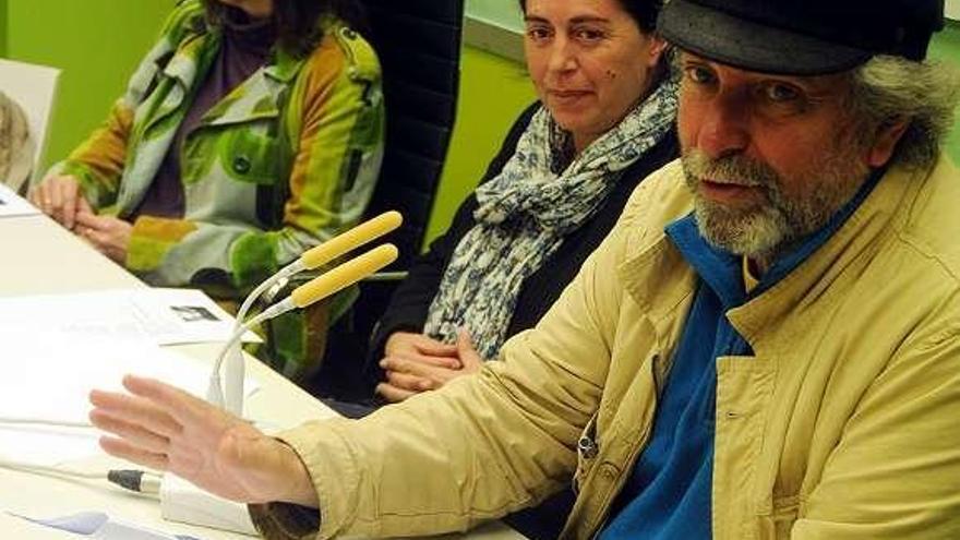 Carmen Hermo, Anxos Riveiro y Antón Sobral.  // Rafa Vázquez