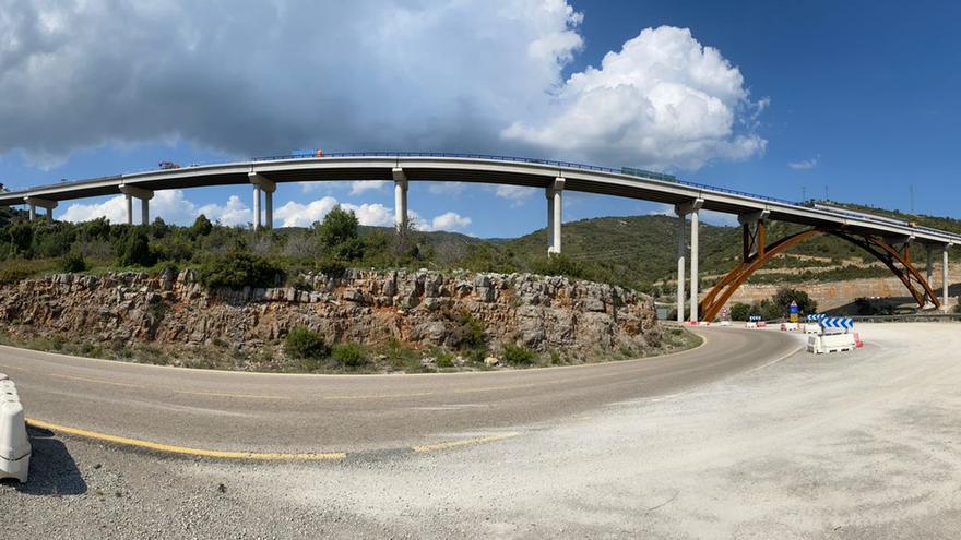 La nueva N-232 en Morella abrirá a finales de julio tras culminar el viaducto de la Bota