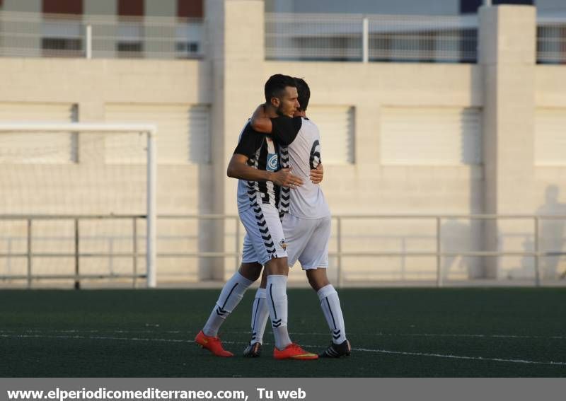 GALERÍA DE FOTOS -- El CD Castellón calienta motores frente al Almazora