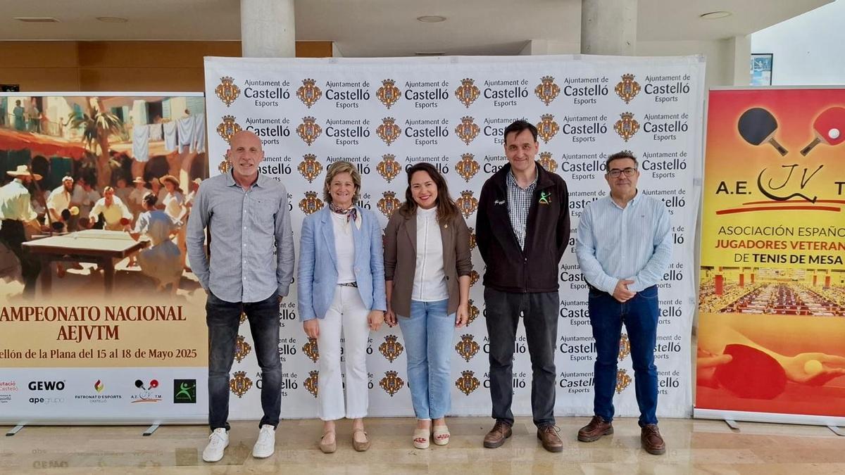 Castellón cita a los mejores raquetas del tenis de mesa español