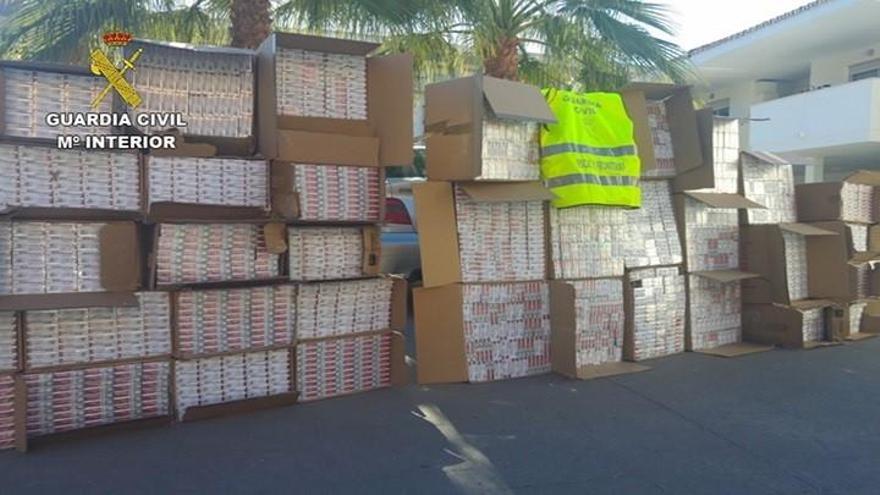 Incautadas más de 32.000 cajetillas y arrestados 14 traficantes de tabaco