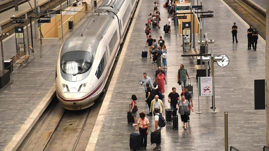 La tranquilidad reina en la jornada de huelga de Renfe