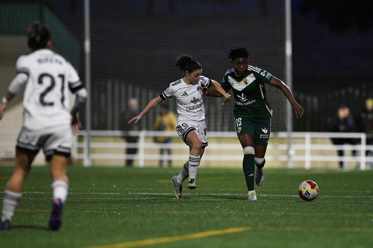 Fotogalería: Las imagénes del Cacereño Femenino-Fundación Albacete