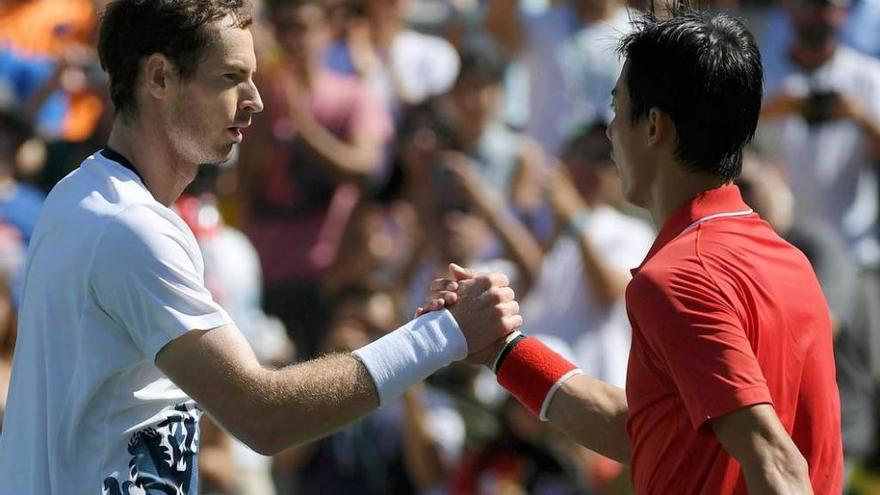 Murray saluda a Nishikori, ayer en las semifinales del cuadro individual.