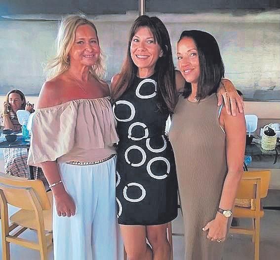 Andrea Sisolakova,Mary Marchesano y Vera Valkova.jpg