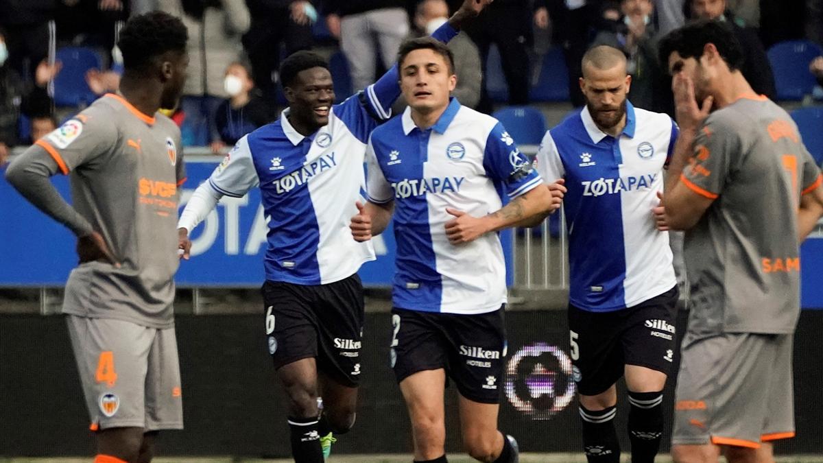 Loum celebra su gol frente al Valencia